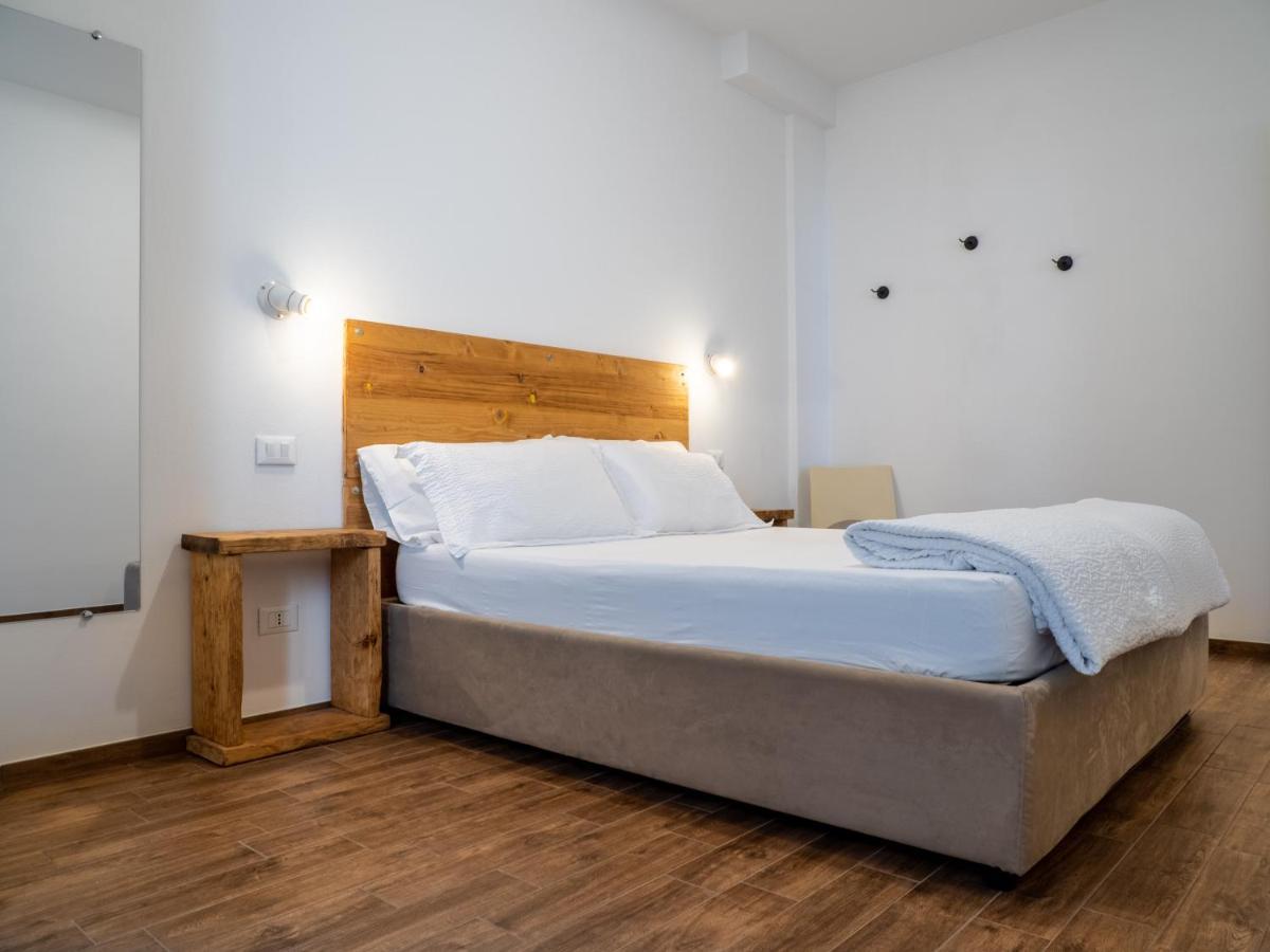Oasi Da Vinci Aparthotel Tignale Ngoại thất bức ảnh